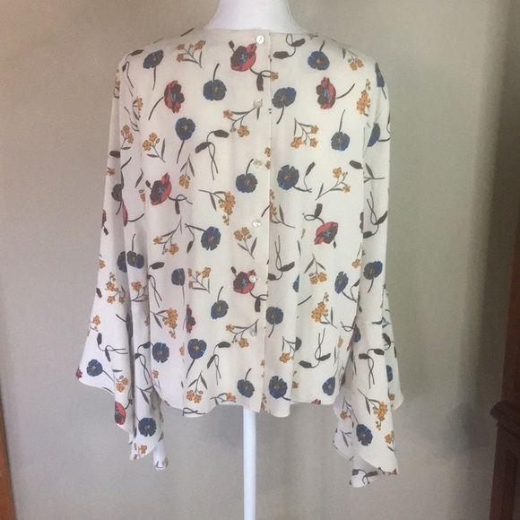 Carmen Marc Valvo Floral Bell Sleeve Blouse - Picture 6 of 9